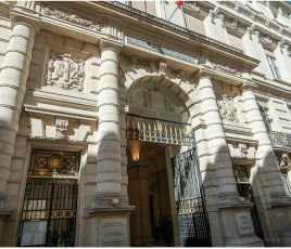 L’épargne brute des collectivités, qui constitue la principale source de financement des investissements, a, elle aussi, baissé de 8,9 %