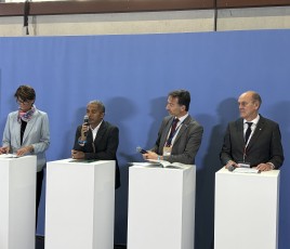 Éric Chenut, président de la Mutualité Française et des co-présidents Fréderic Chéreau, Claire Peigné, Daniel Cornalba, Daniel Fasquelle et Marylène Milet.
