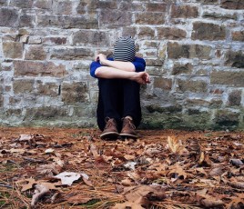 Dans les communes rurales, 14 % des habitants y sont isolés, contre 9 % dans les grandes villes.