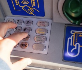 La fermeture de distributeurs automatiques de billets est devenue un marqueur de la fracture territoriale