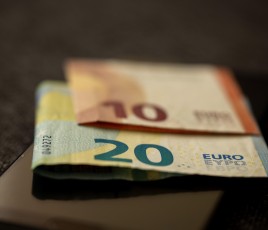 La part liée à la performance représente à peine 3,4 % des indemnités versées