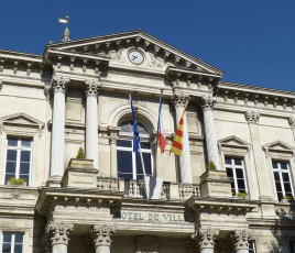 En 2025, 28 % des maires déclaraient avoir été victimes d’attaques sur les réseaux sociaux