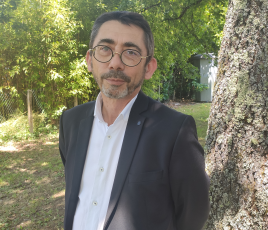 Les sinistres climatiques représentent aujourd’hui plusieurs milliards d’euros par an, qu’il s’agisse des inondations ou du retrait-gonflement des argiles qui fissure des milliers de bâtiments