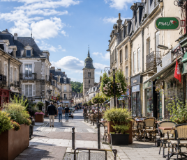Longtemps perçues comme des territoires en retrait, les petites villes séduisent de plus en plus les Français