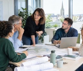 En reliant égalité professionnelle et qualité de vie au travail, les collectivités peuvent renforcer la cohésion des équipes, leur attractivité et l’efficacité du service