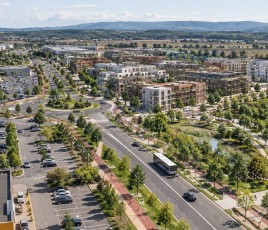 Logements, activités, commerces, mobilités douces et végétalisation commencent à remplacer le modèle monofonctionnel des grandes entrées de ville commerciales.