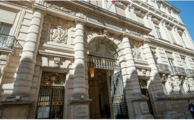 L’épargne brute des collectivités, qui constitue la principale source de financement des investissements, a, elle aussi, baissé de 8,9 %