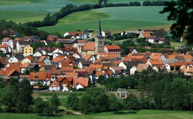 Résister, investir, avancer : le pari tenace des élus locaux des petites villes