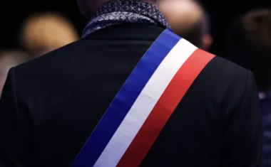 Les élus locaux conservent un niveau de confiance nettement supérieur aux responsables nationaux