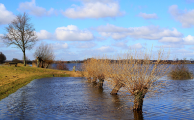 La proposition de loi clarifie les règles applicables à l’entretien des cours d’eau et étend la procédure d’urgence aux travaux nécessaires après une inondation ou destinés à en éviter une nouvelle.