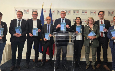 Les députés ont adopté, mercredi 13 mai, la proposition de loi « pour une montagne vivante et souveraine », portée par Jean-Pierre Vigier, président de l’Association nationale des élus de la montagne (ANEM), avec le soutien de 122 parlementaires issus de différents groupes politiques. 