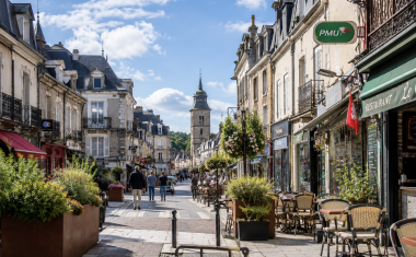 Longtemps perçues comme des territoires en retrait, les petites villes séduisent de plus en plus les Français