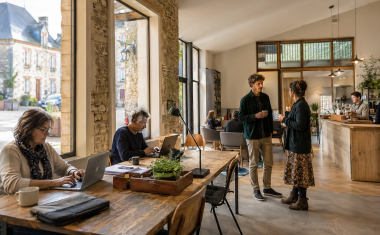 Les tiers-lieux peuvent apporter une réponse concrète aux communes rurales et périurbaines devenues des territoires dortoirs