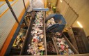 Bouteilles plastiques : front uni des associations d’élus contre la consigne
