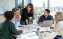 En reliant égalité professionnelle et qualité de vie au travail, les collectivités peuvent renforcer la cohésion des équipes, leur attractivité et l’efficacité du service