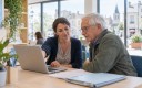 Face à la dématérialisation croissante des démarches, le Haut-commissariat à la Stratégie et au Plan appelle à préserver un accompagnement humain accessible au plus près des habitants