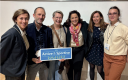 À Lyon, l’accès au sport pour tous, l’égalité femmes-hommes et la modernisation des équipements sont au cœur de la politique municipale, récompensée par un quatrième laurier au label « Ville Active et Sportive ».
